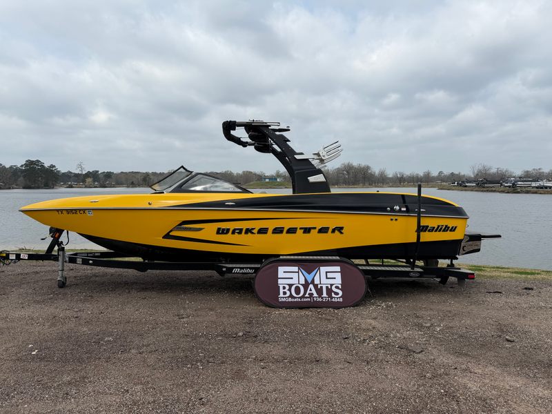 2015 Malibu Wakesetter 24 MXZ