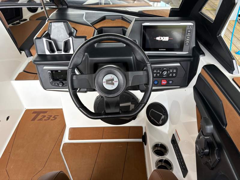 Boat Image 8