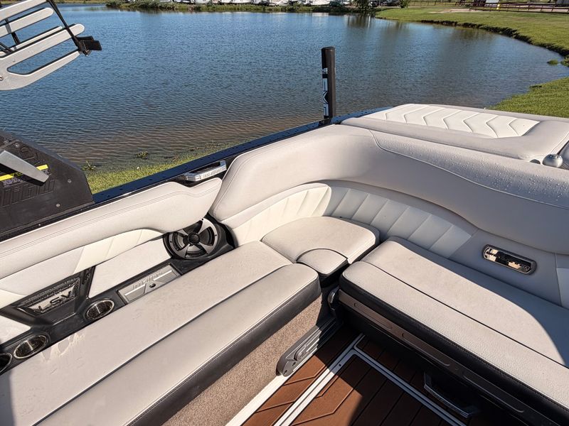 Boat Image 10