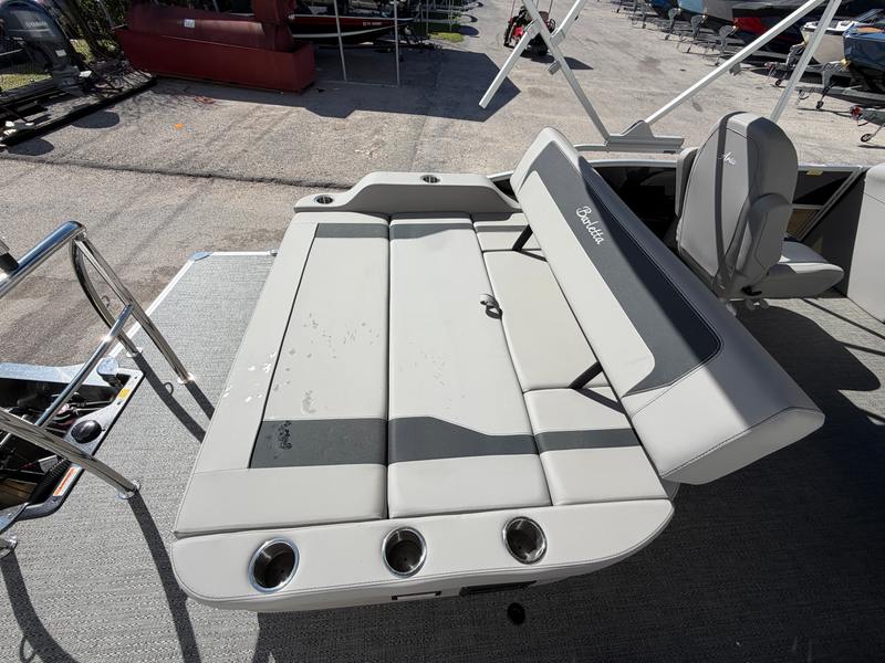 Boat Image 17