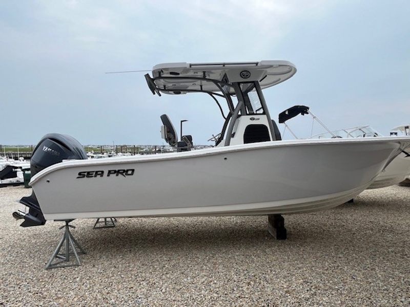 2025 Sea Pro 242 Sport