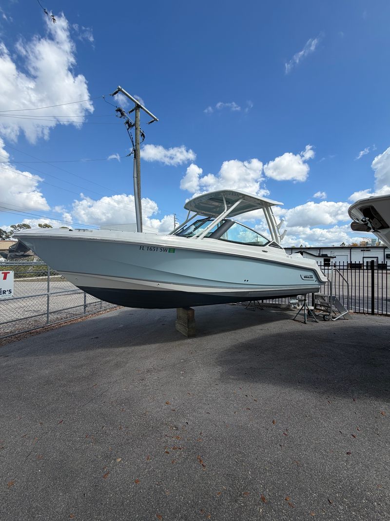 2021 Boston Whaler 240 Vantage