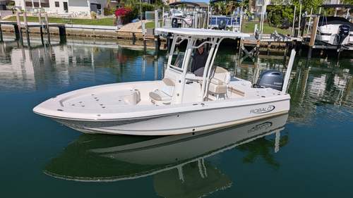 2019 Robalo 226 Cayman