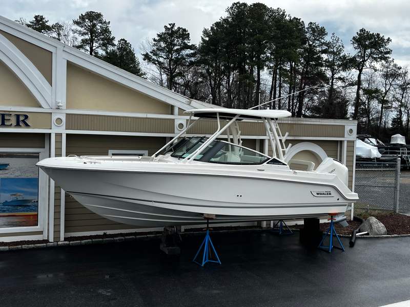 2026 Boston Whaler 240 Vantage