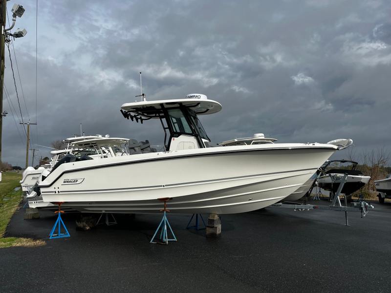 2026 Boston Whaler 250 Outrage