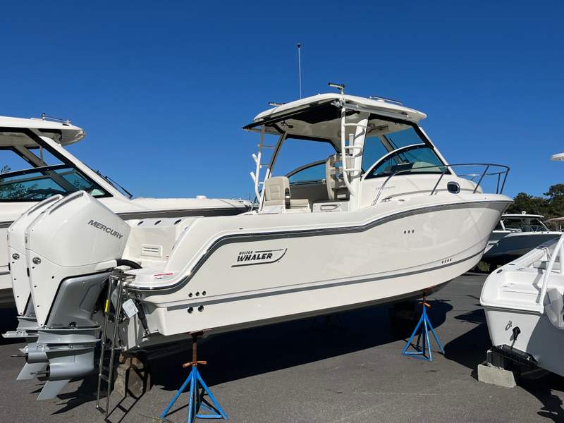 2026 Boston Whaler 285 Conquest