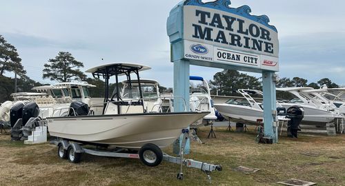 2026 Boston Whaler 210 Montauk