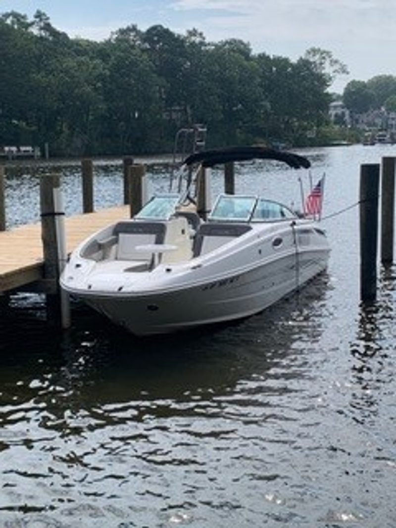 2011 Sea Ray Sundeck 260